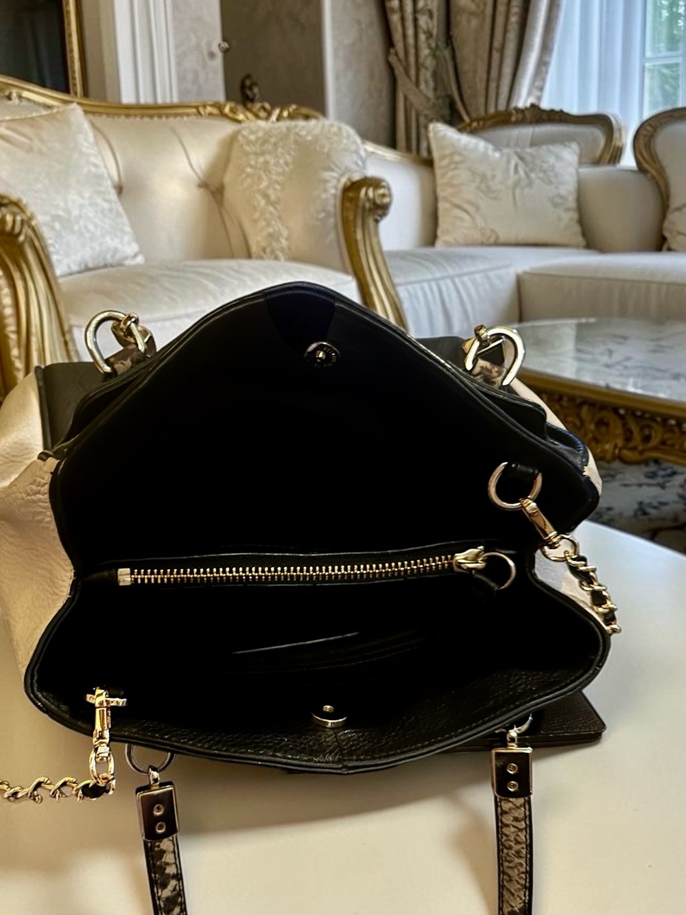 COACH Exotic Trim Minetta Satchel – Black/Cream Colorblock - Picture 4 of 5